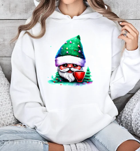 Cartoon gnome with red cup in front of trees T-Shirt Unisex Hoodie