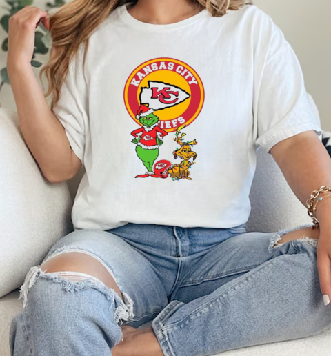 Grinch And Max Kansas City Chiefs Merry Christmas 2024 T-Shirt Classic Women's T-shirt