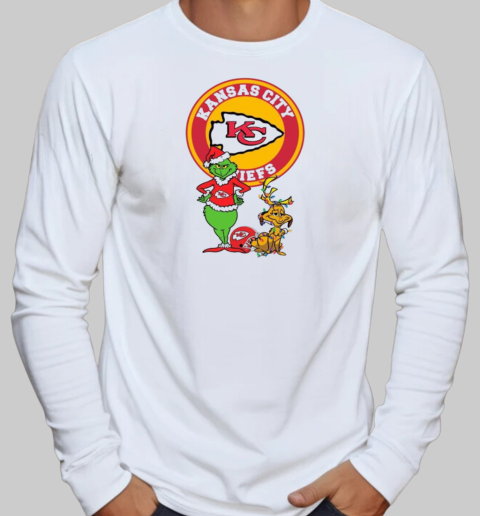 Grinch And Max Kansas City Chiefs Merry Christmas 2024 T-Shirt Long Sleeved T-shirt 