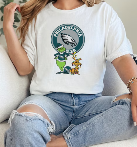 Grinch And Max Philadelphia Eagles Merry Christmas 2024 T-Shirt Classic Women's T-shirt