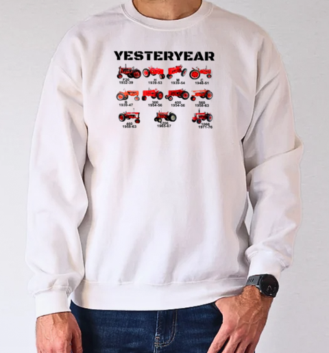 Yesteryear Vintage Red Tractor T-Shirt Unisex Sweatshirt