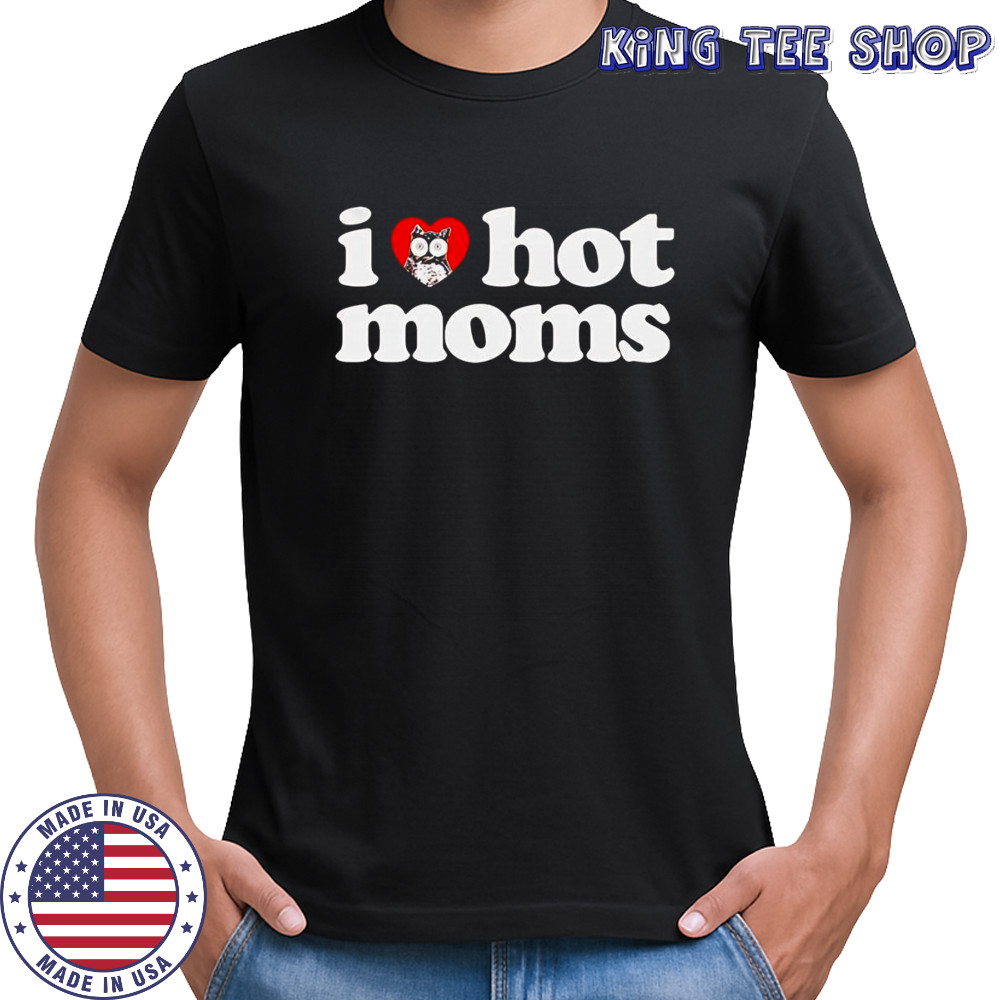 I Love Hot Moms x Hooters shirt