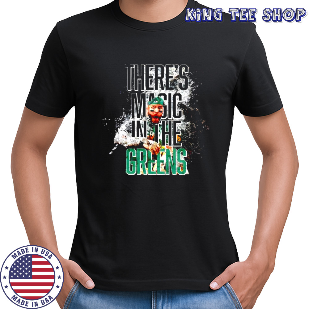 There’s magic in those green Red Sox shirt
