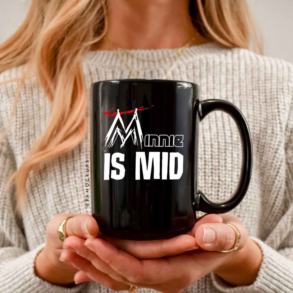 Minne Is Mid logo shirt