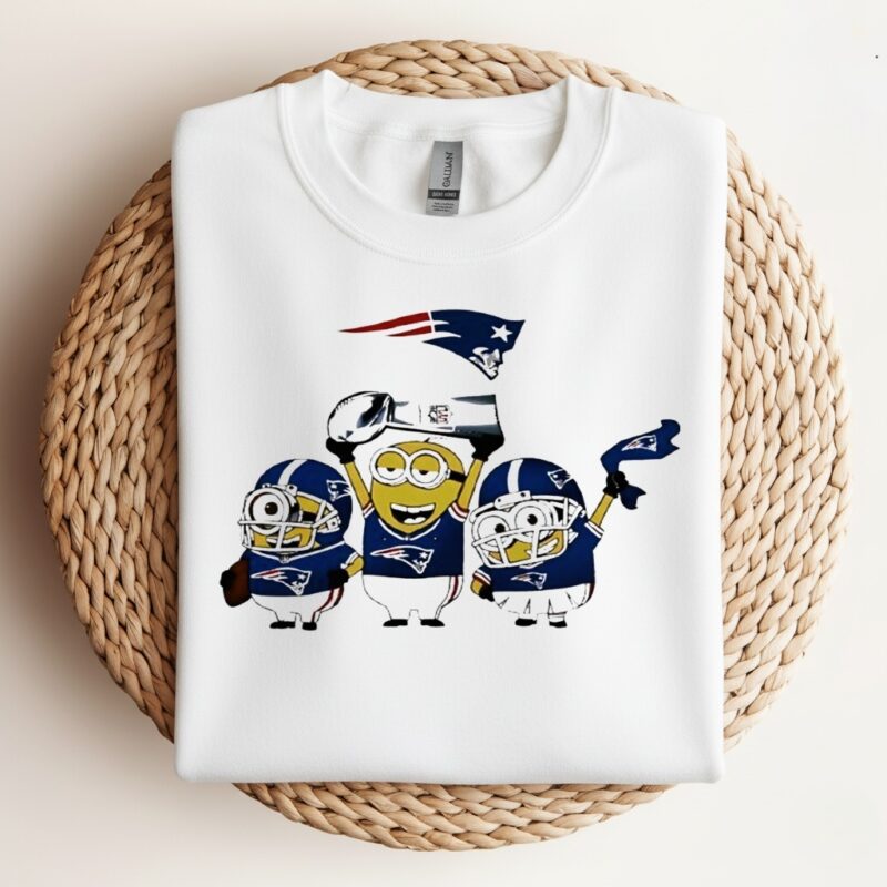 New England Patriots Minions Celebrate Football_Crewneck Sweatshirt