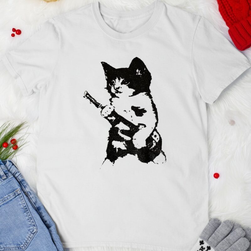 Rockstar Kitten holding gun vintage_T-shirt