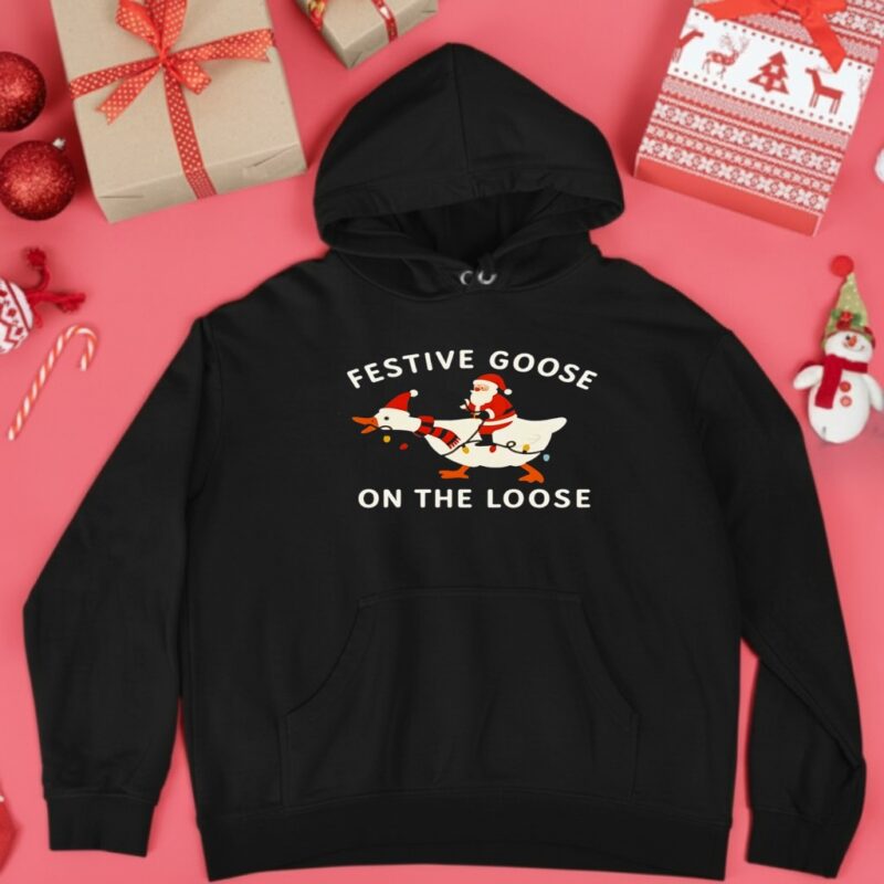 Santa Claus riding goose festive goose on the loose Merry Christmas_Hoodie