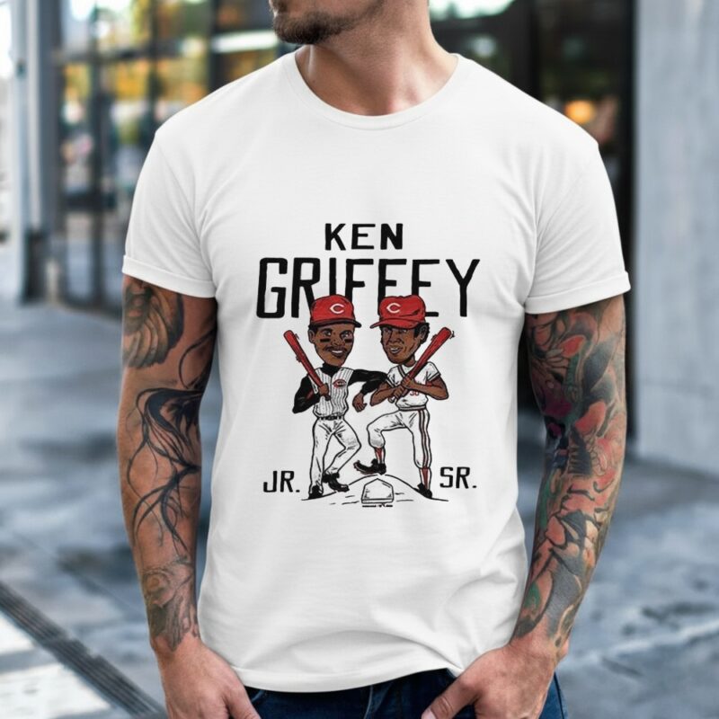 Ken Griffey Father and Son Cincinnati Reds baseball caricatures_Classic Men's T-Shirt