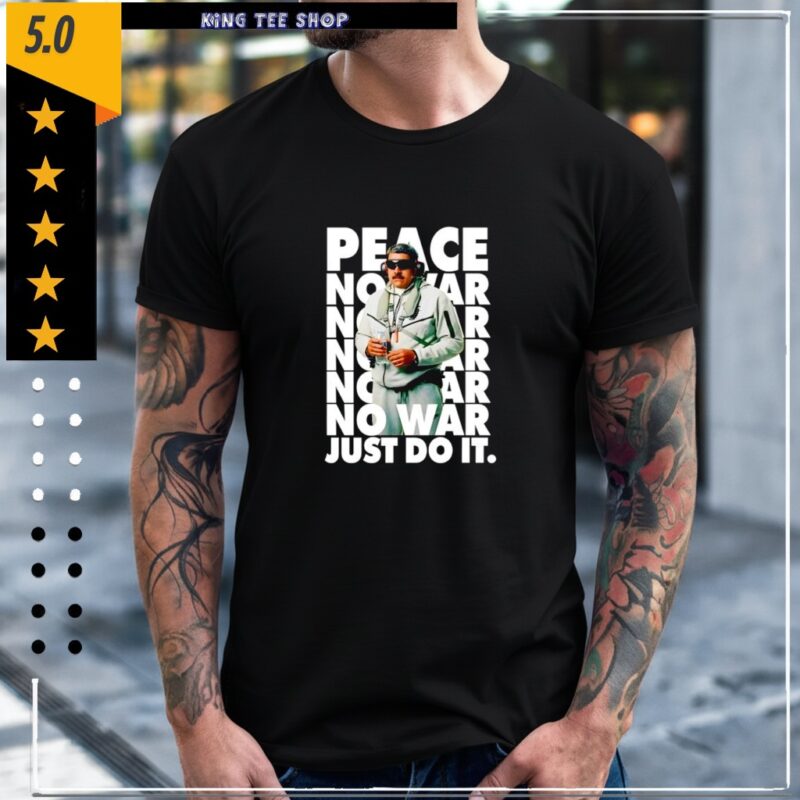 Maduro Captured Peace No War_Classic Men's T-Shirt