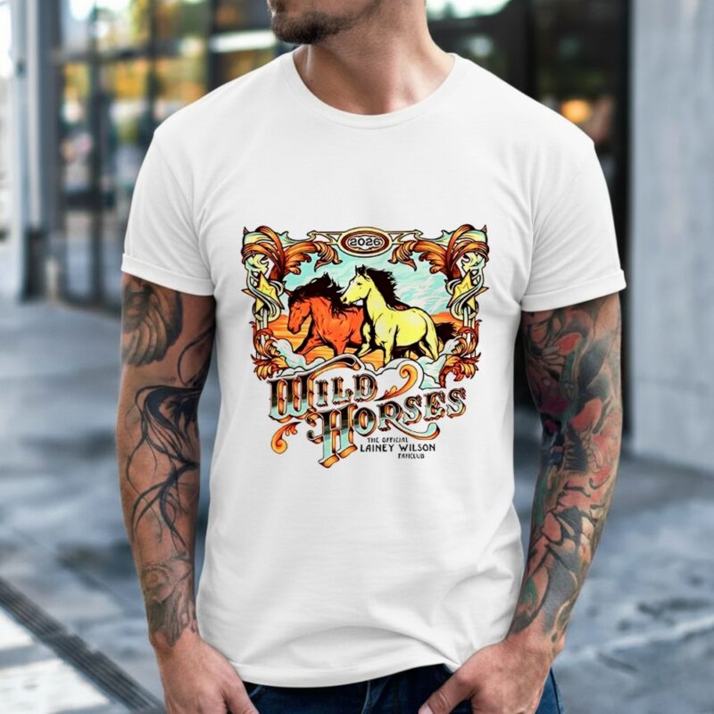 Wild Horses the official Lainey Wilson fan club_Classic Men's T-Shirt